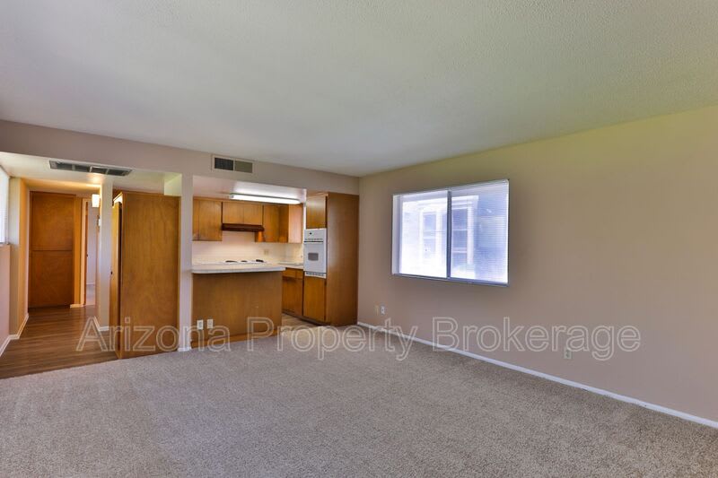 224 N Macdonald H – photo 5