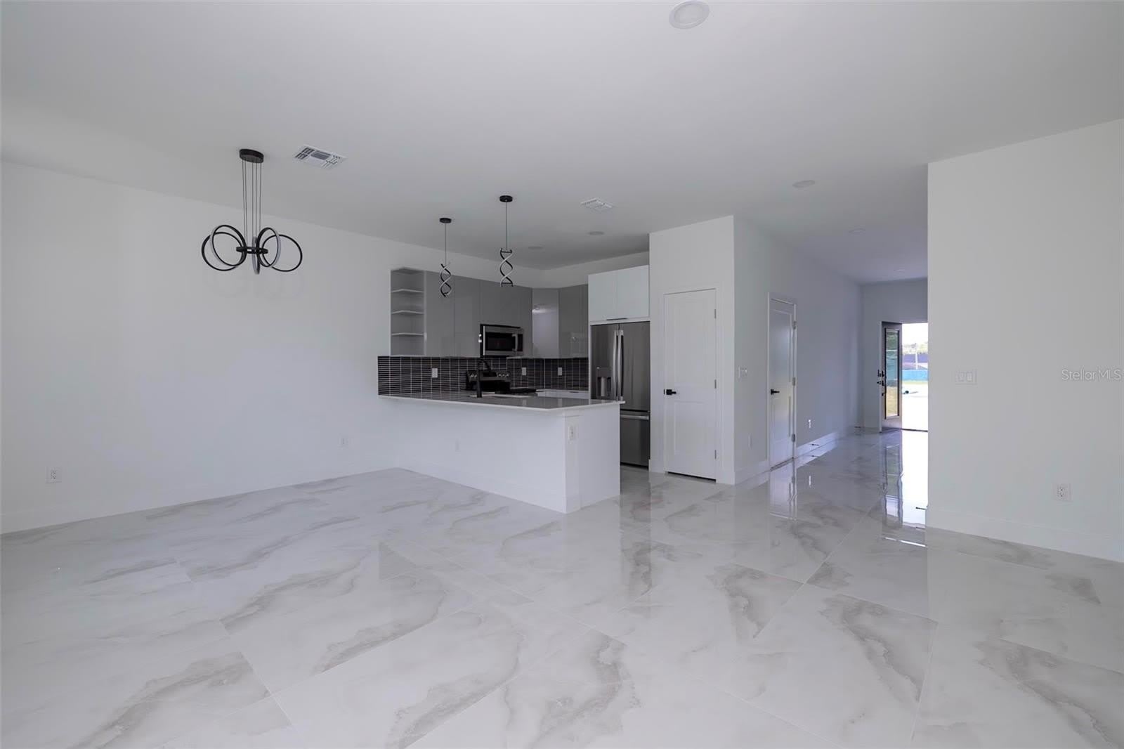 2025 BARROSO Street – photo 3