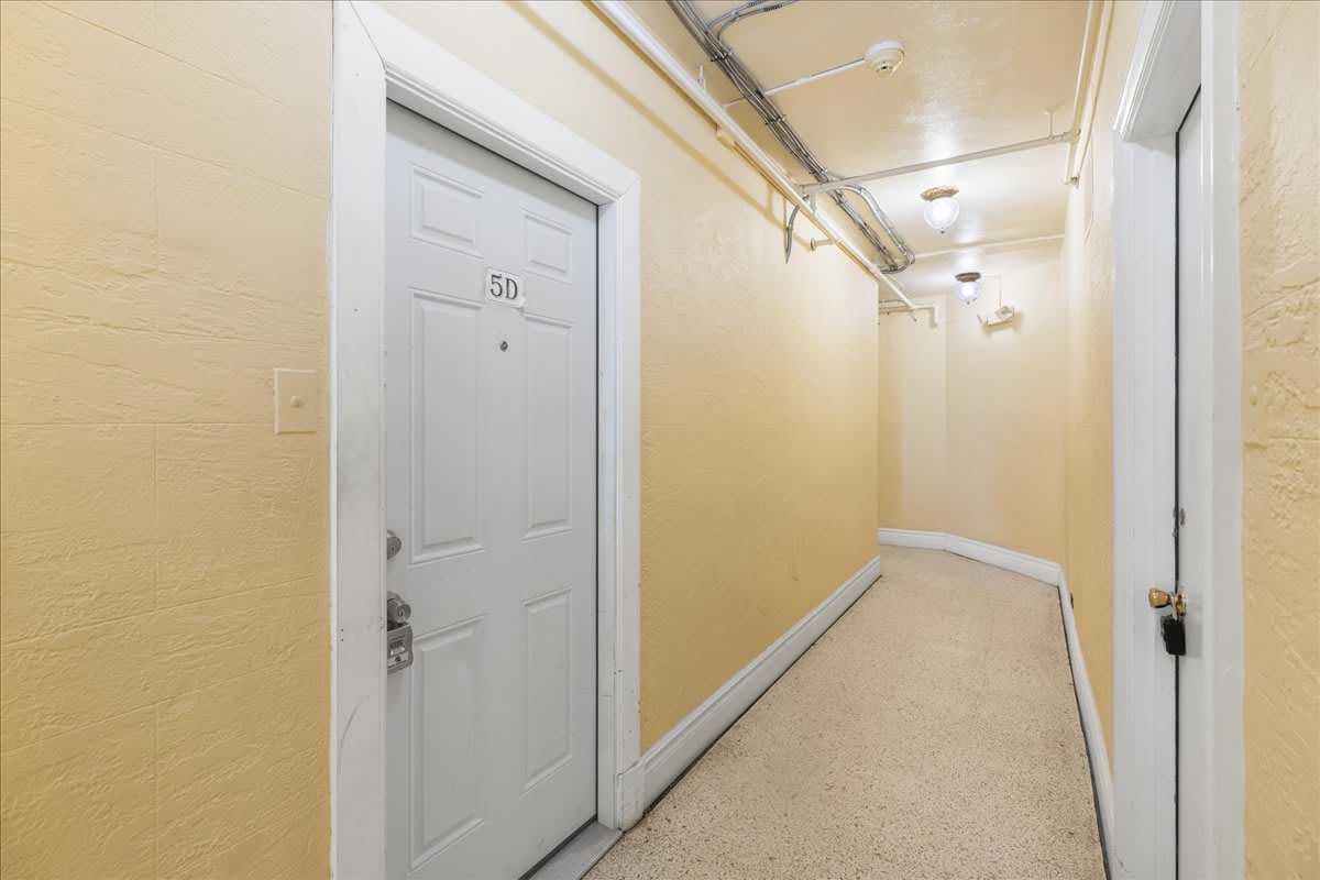 37 South Iowa AvenueUnit 5D – photo 1