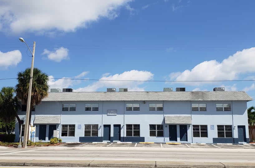 1160 W Blue Heron Blvd, Unit C – photo 1