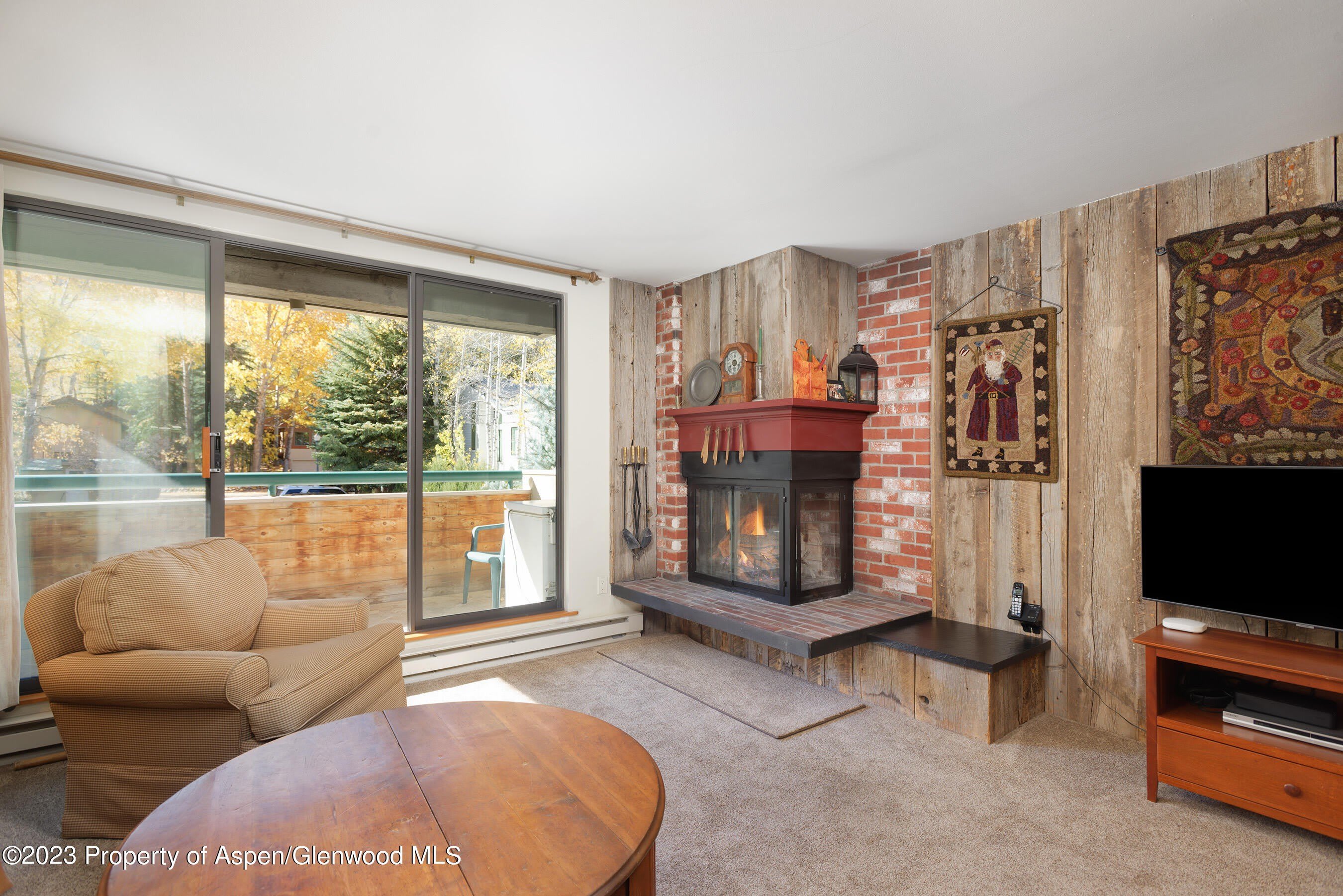 1024 E Hopkins Avenue – photo 2