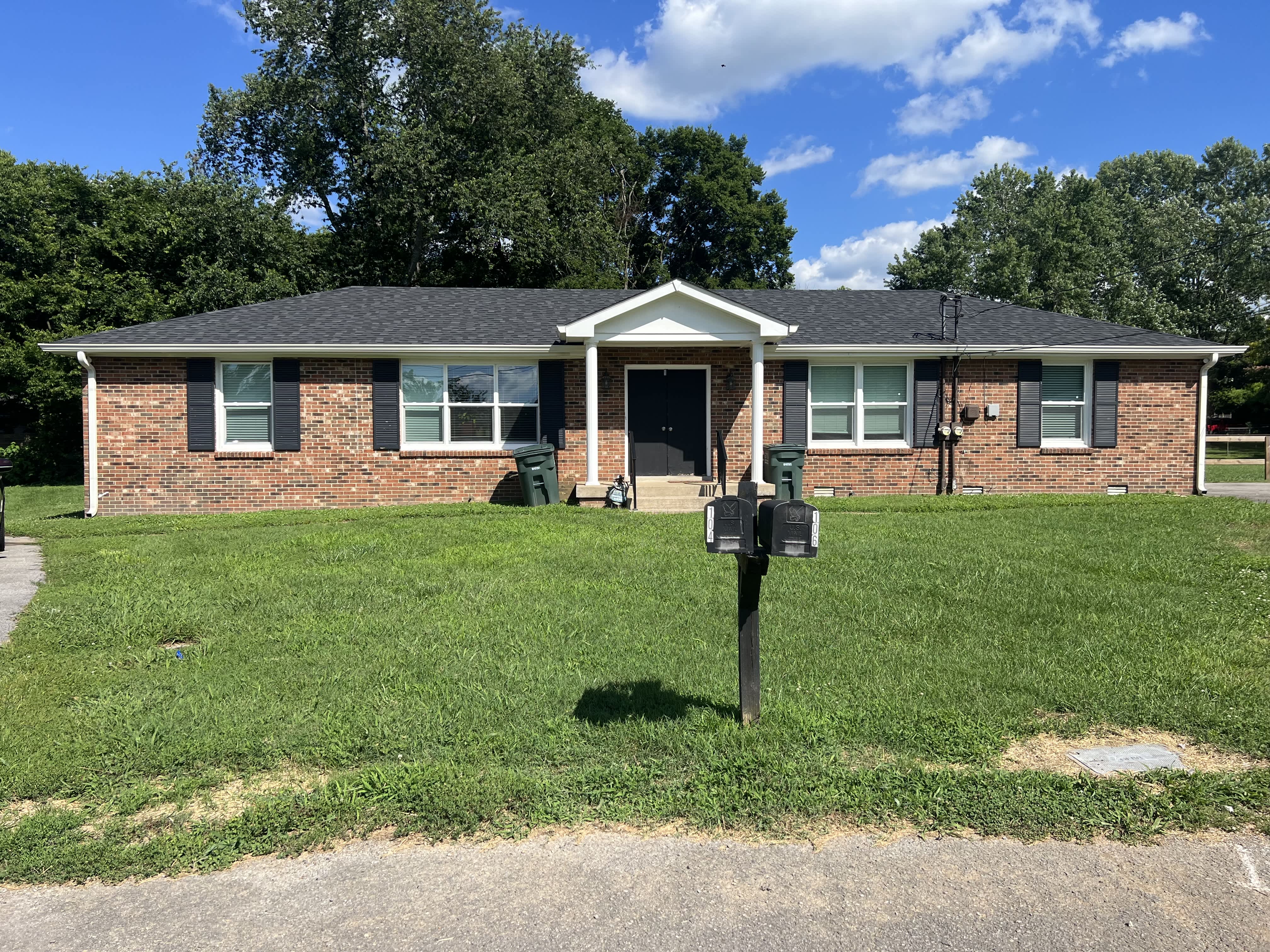 106 James Milton Ct – photo 1