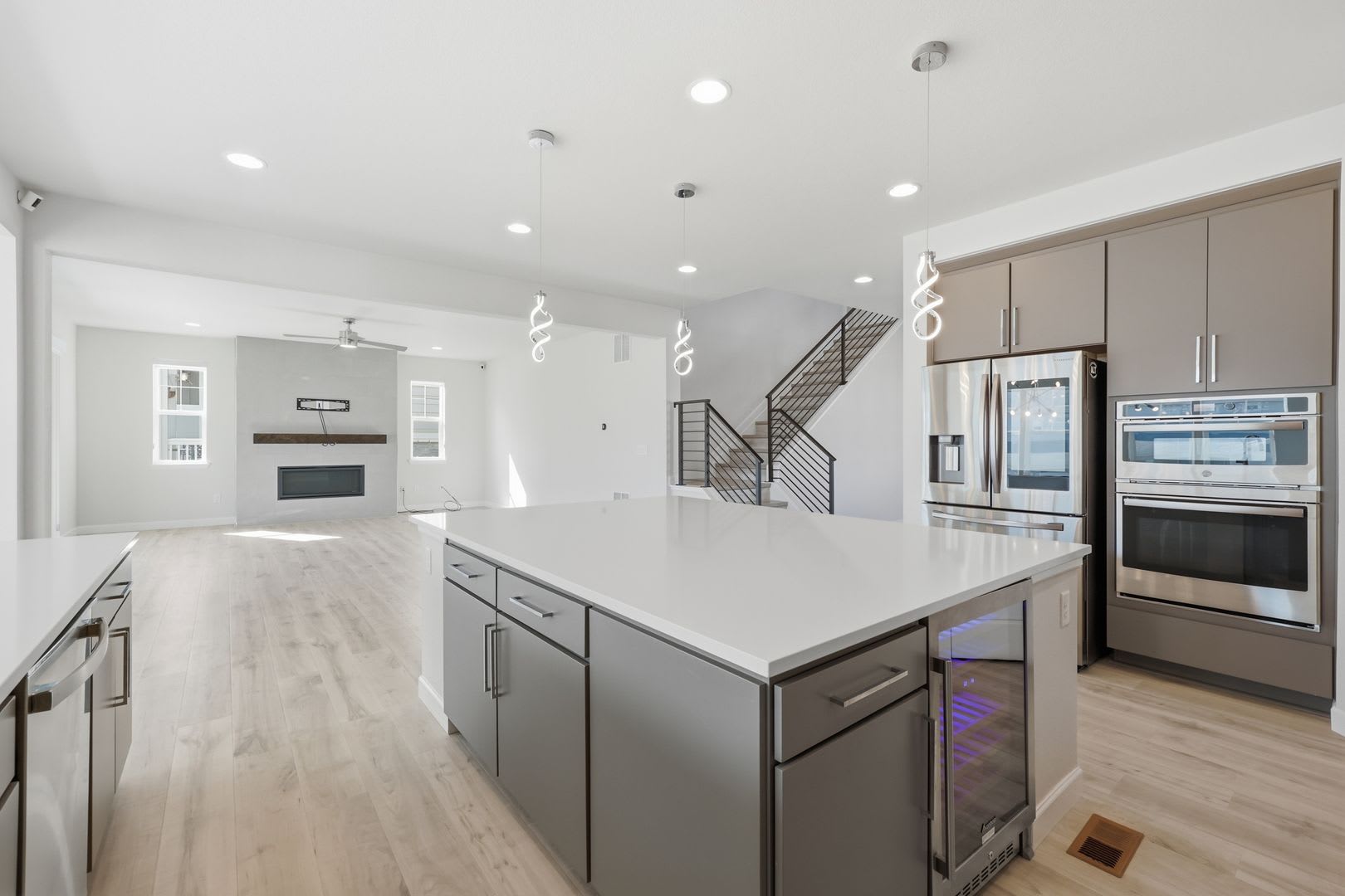 Gorgeous Home in Southshore! – photo 2