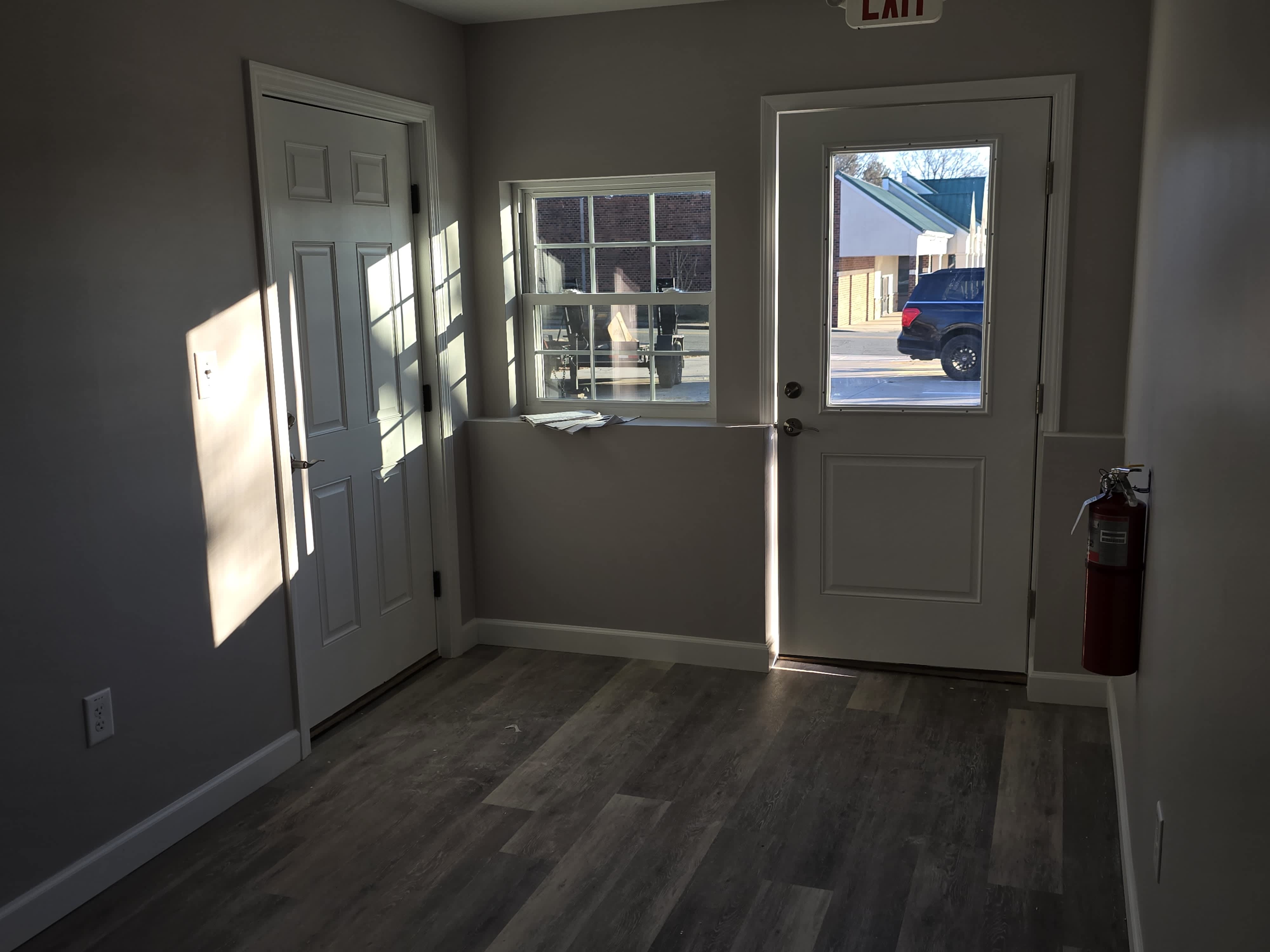 112 E Gilbreath St – photo 4