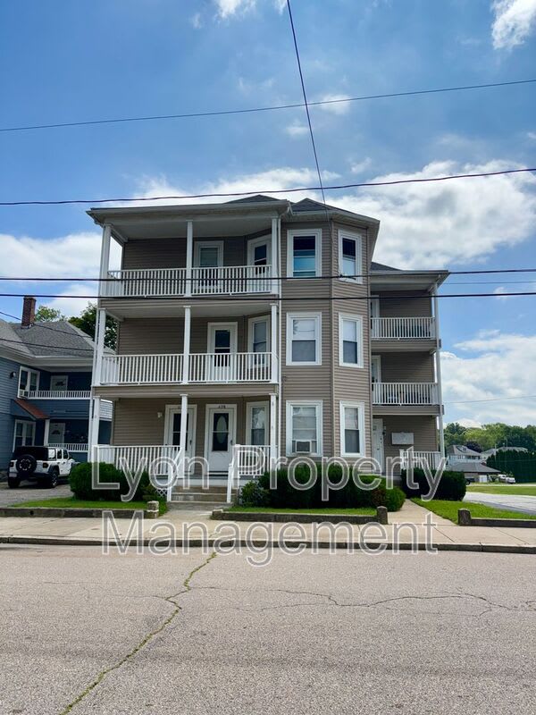676 Grove St – photo 1