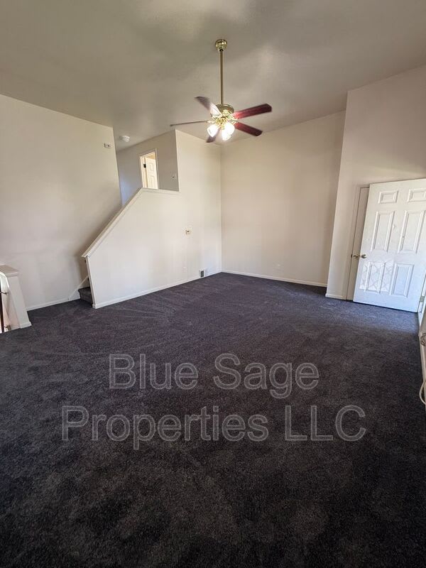 1427 Simpson St – photo 3