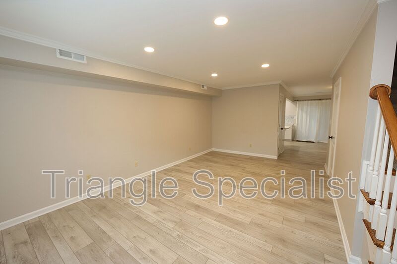 3719 Jamestown Circle – photo 5