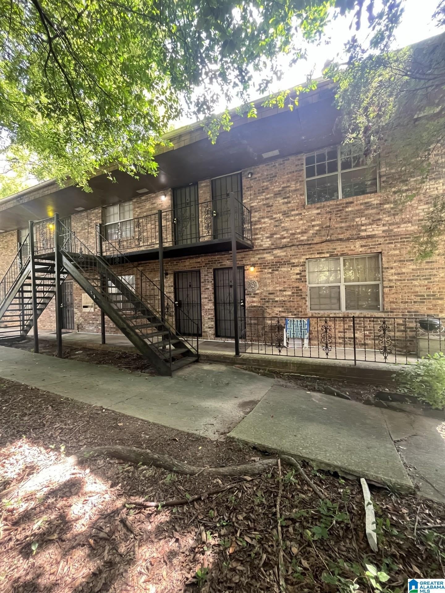 2613 S 11Th Avenue – photo 1