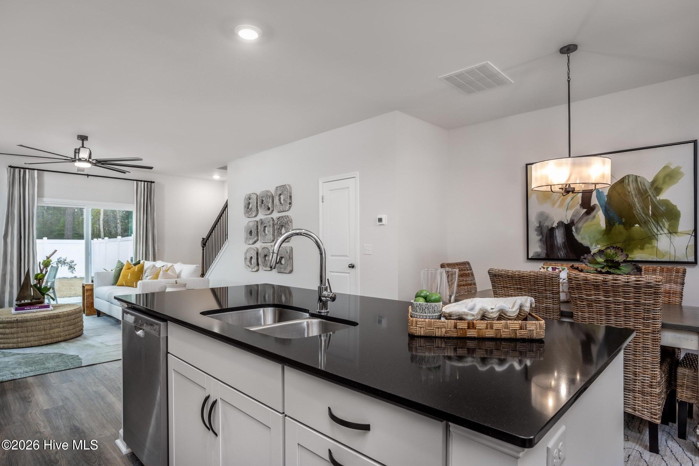 7137 Fisk Drive NE – photo 3