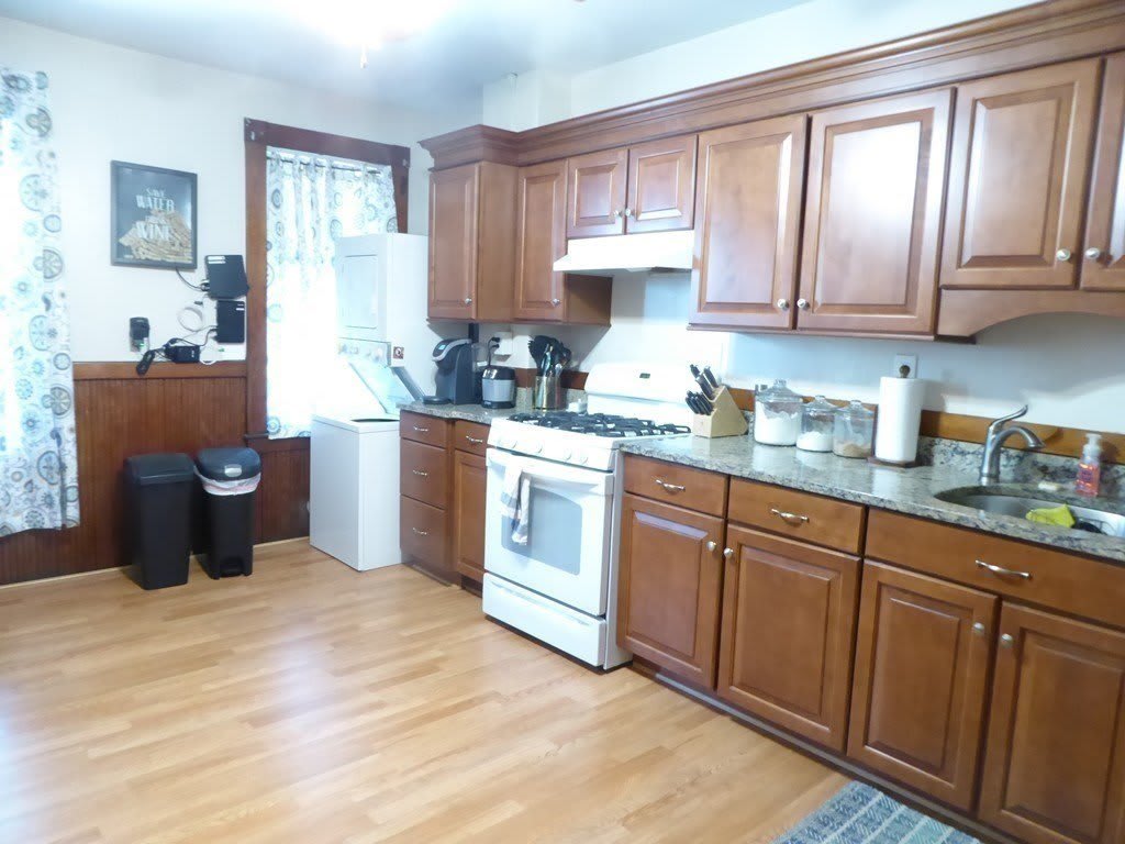 844 E Fifth Street – photo 4