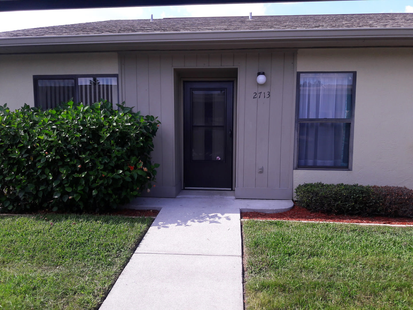 Short term, turnkey furnished, 2 bedroom, 2 bathroom condo in convenient Bradenton location. – photo 1
