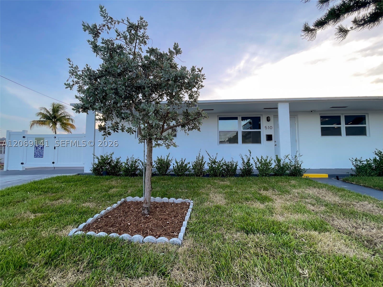510 NE 4th Ave – photo 2