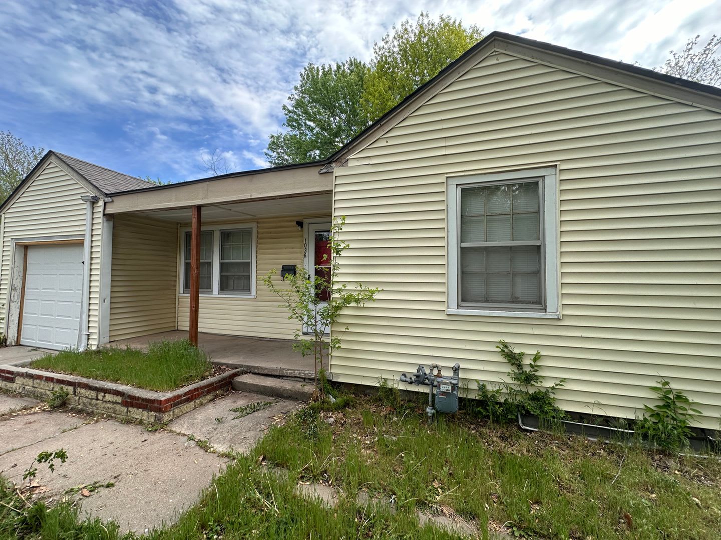 950 2 Bedroom 1 Bathroom Cozy Single Family Home Accepting Housing Vouchers – photo 2
