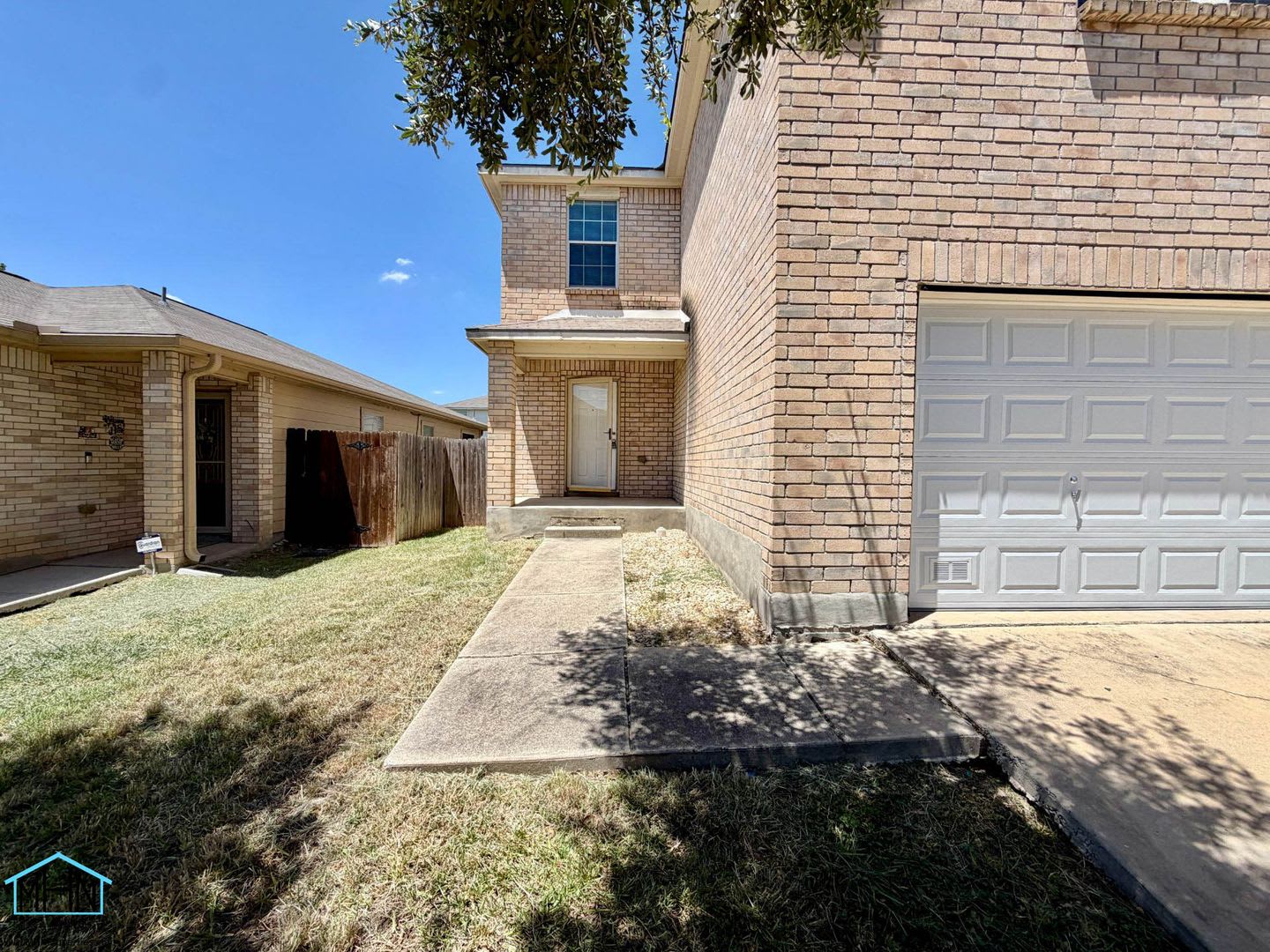 Spacious 2 Story 3 Bedroom 2 5 Bath Home In Converse Tx With Wasy Access To Samc And Randolph Air Force Base – photo 2