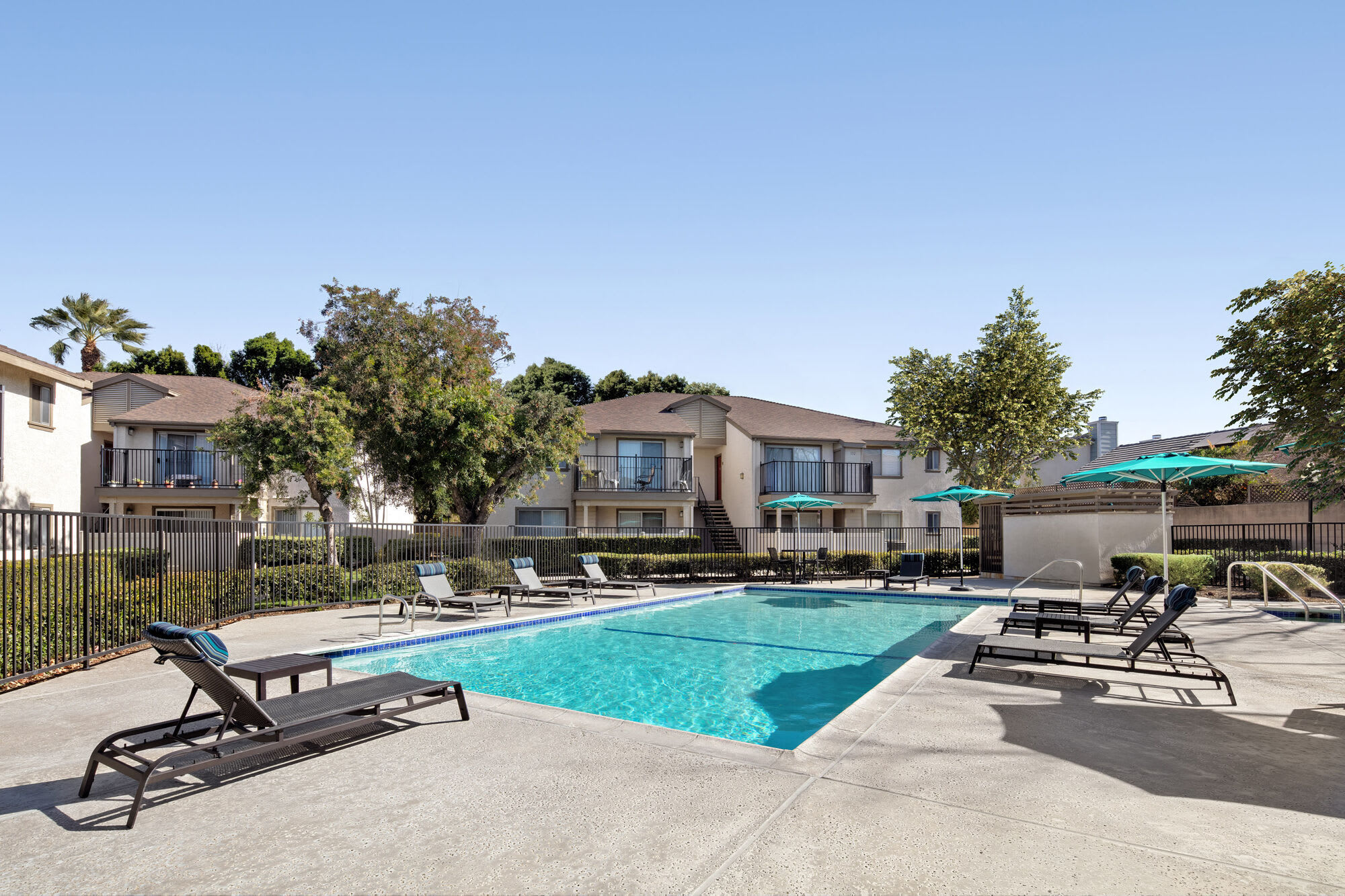 Rosewood Apartments – photo 1