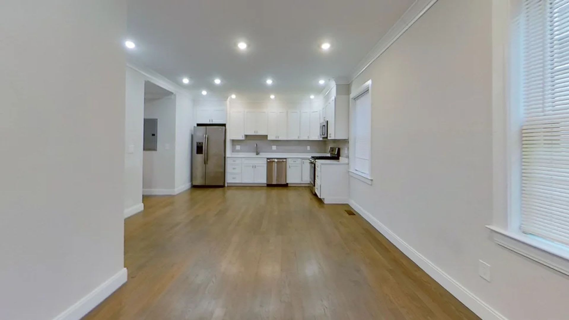 No Fee Luxury Unit in Packards Corner! Pet Negotiable, Laundry in Unit! – photo 3