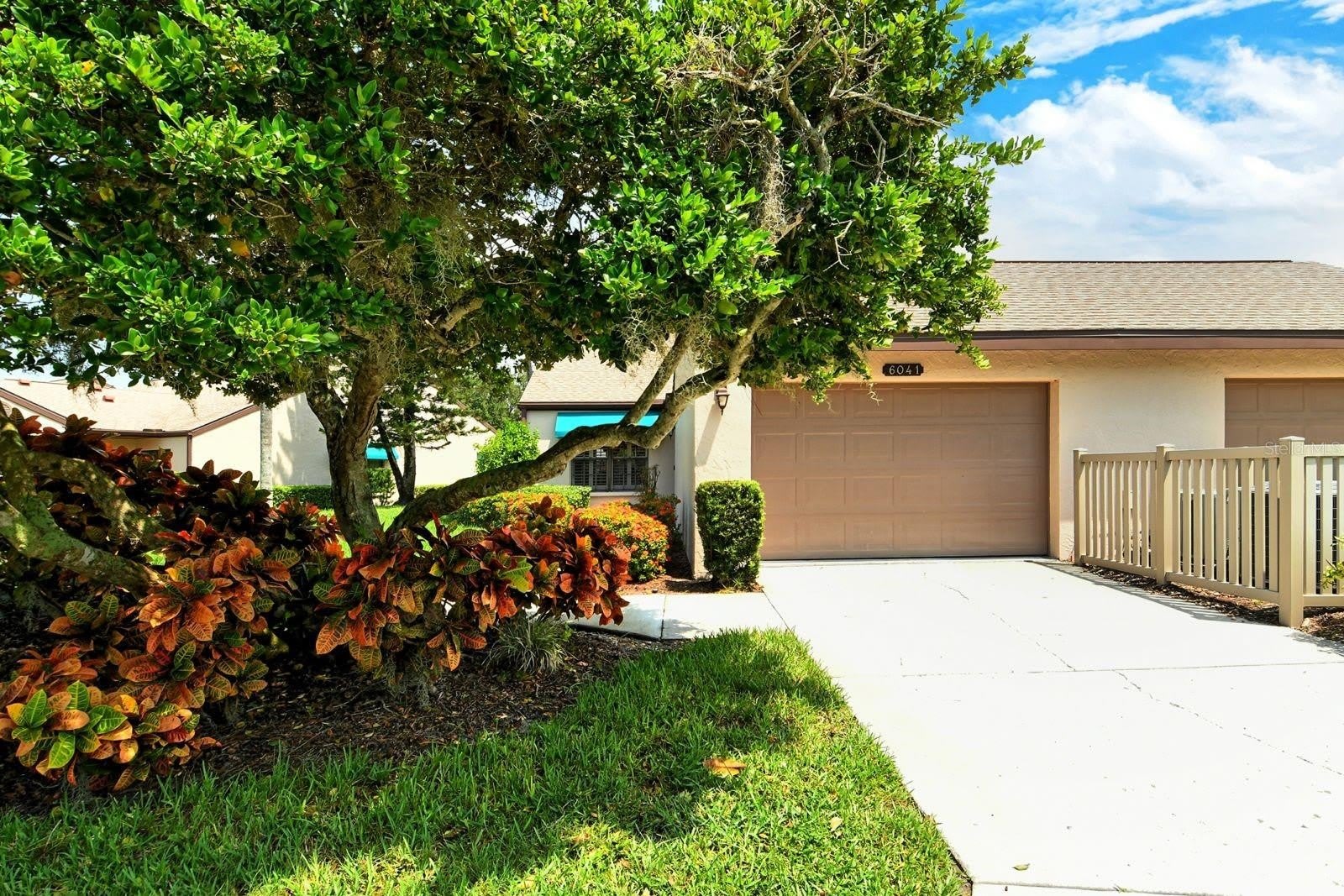6041 CLUBSIDE Drive – photo 3