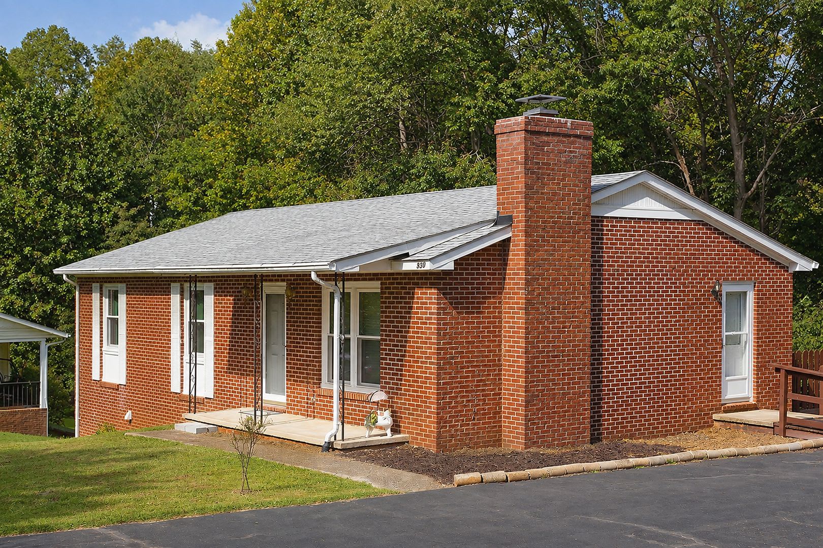 Pet-Friendly Home Walkable to Crozet Park – photo 2