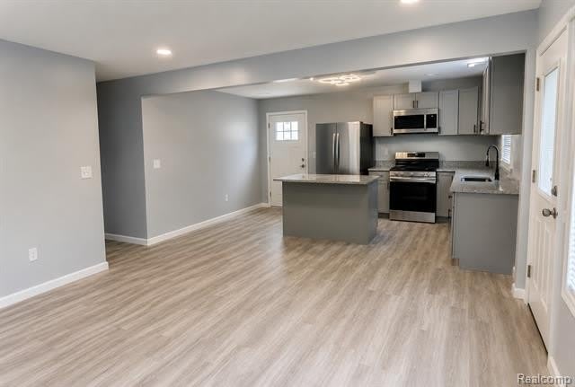27865 BRETTONWOODS Street – photo 2
