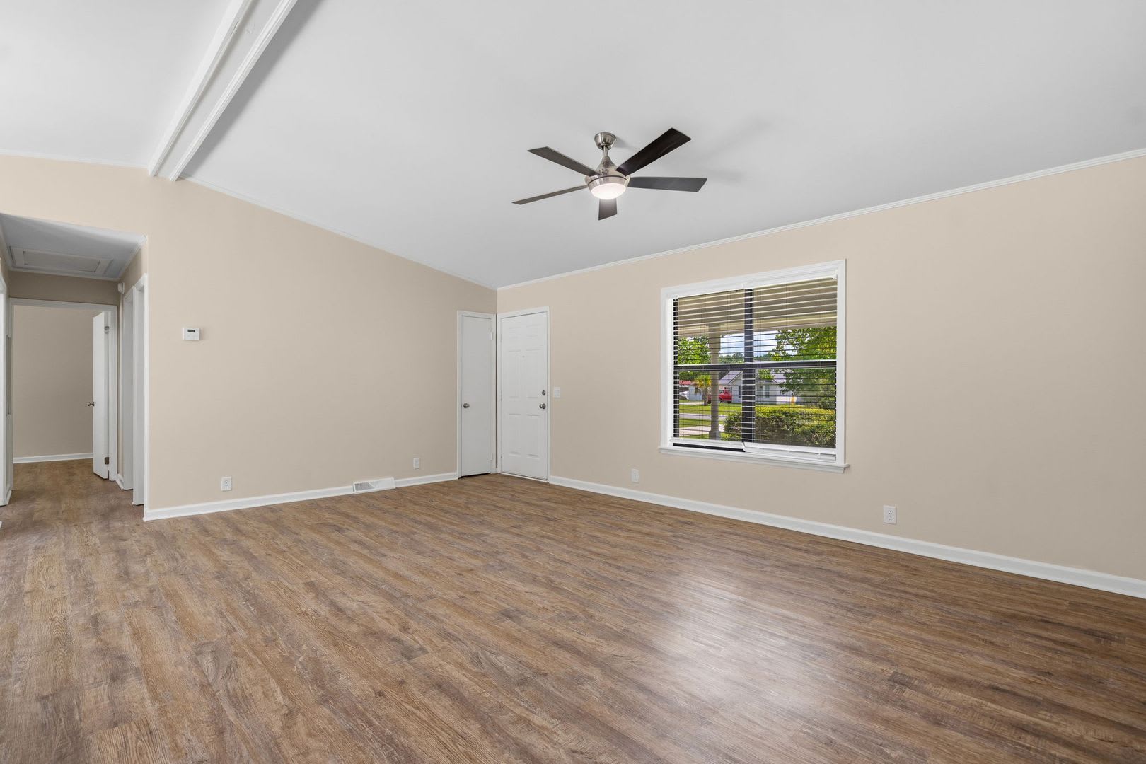Beautifully Renovated 3-Bedroom Home with Fenced Backyard in Rincon – photo 5