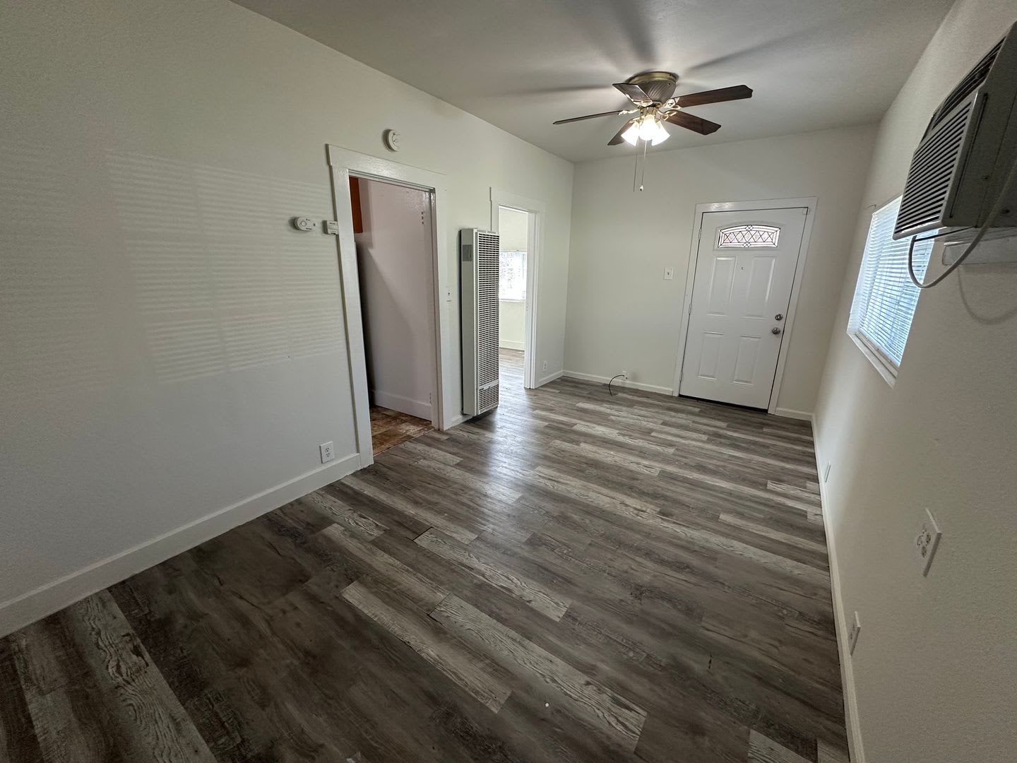 Cozy 1 Bed 1 Bath Home In Antioch – photo 3