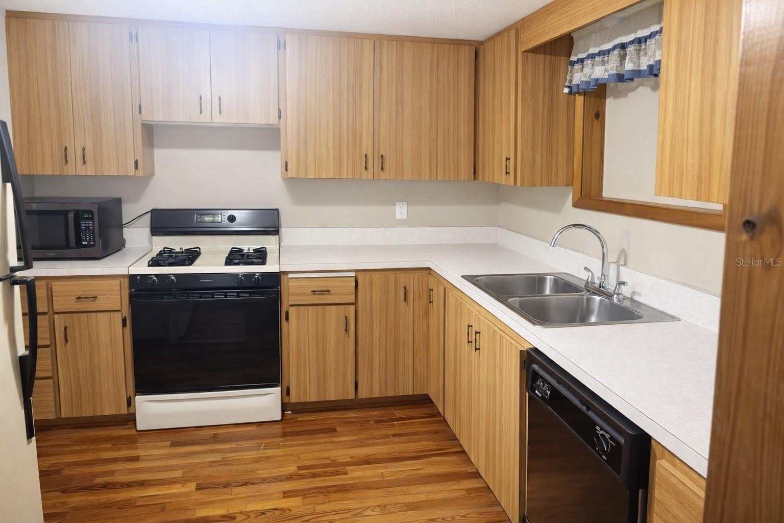 10019 CURLEY Road – photo 5