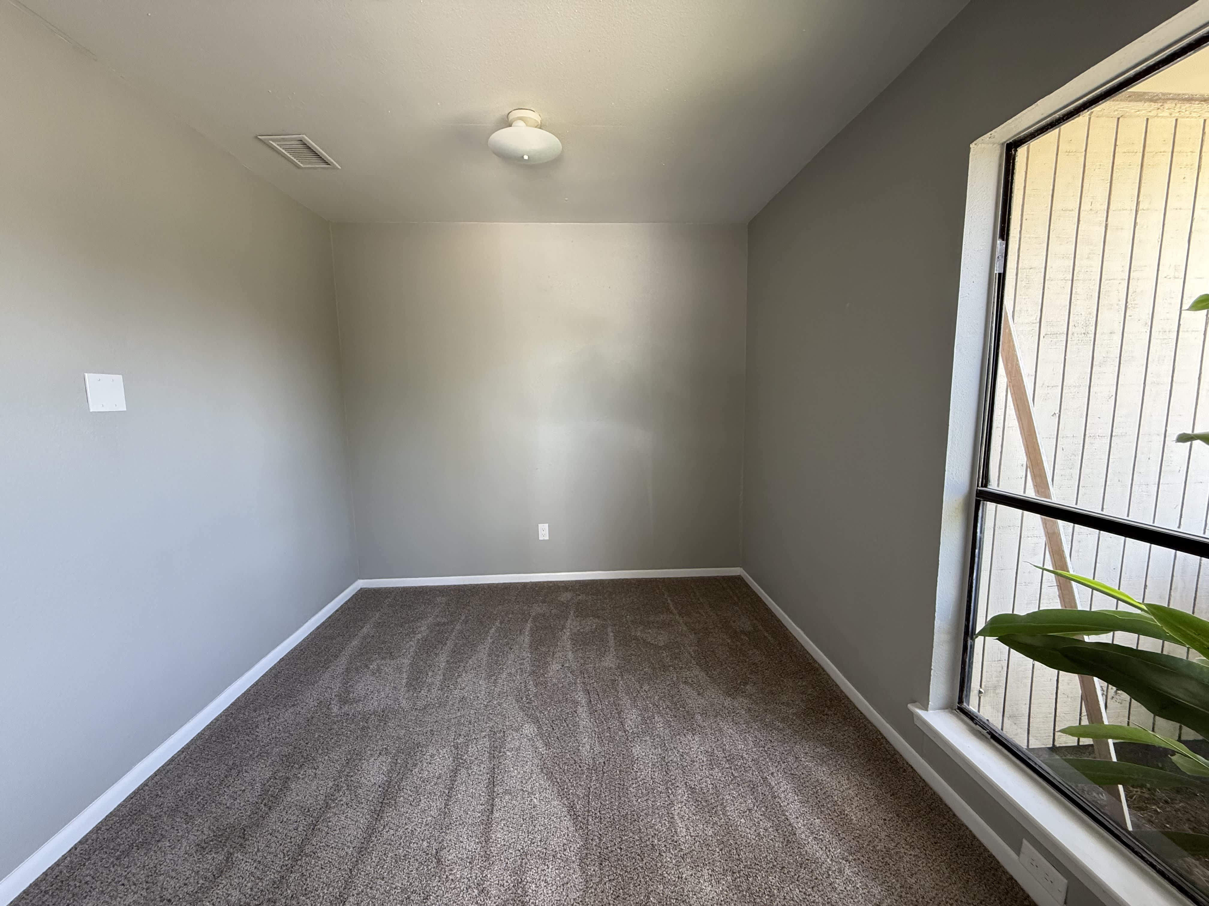 923 18th St – photo 2
