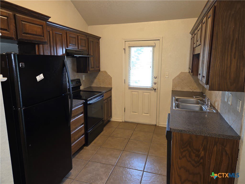 611 Olaf Drive – photo 4