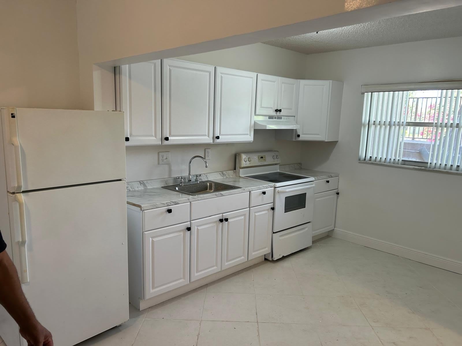 3900 NW 76th Avenue – photo 5