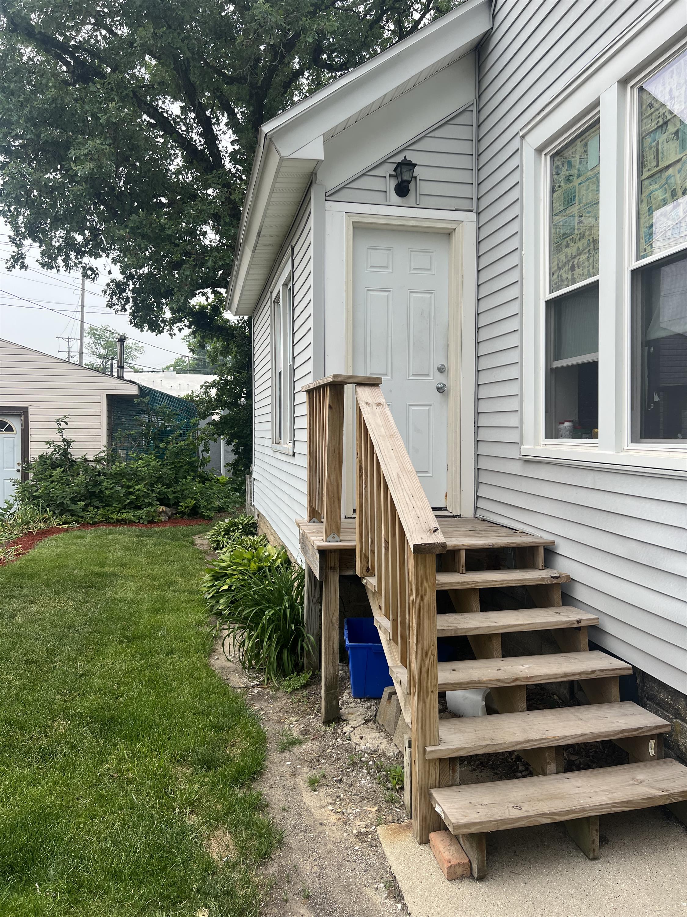 203 Elmhurst St.Apt 2 – photo 2