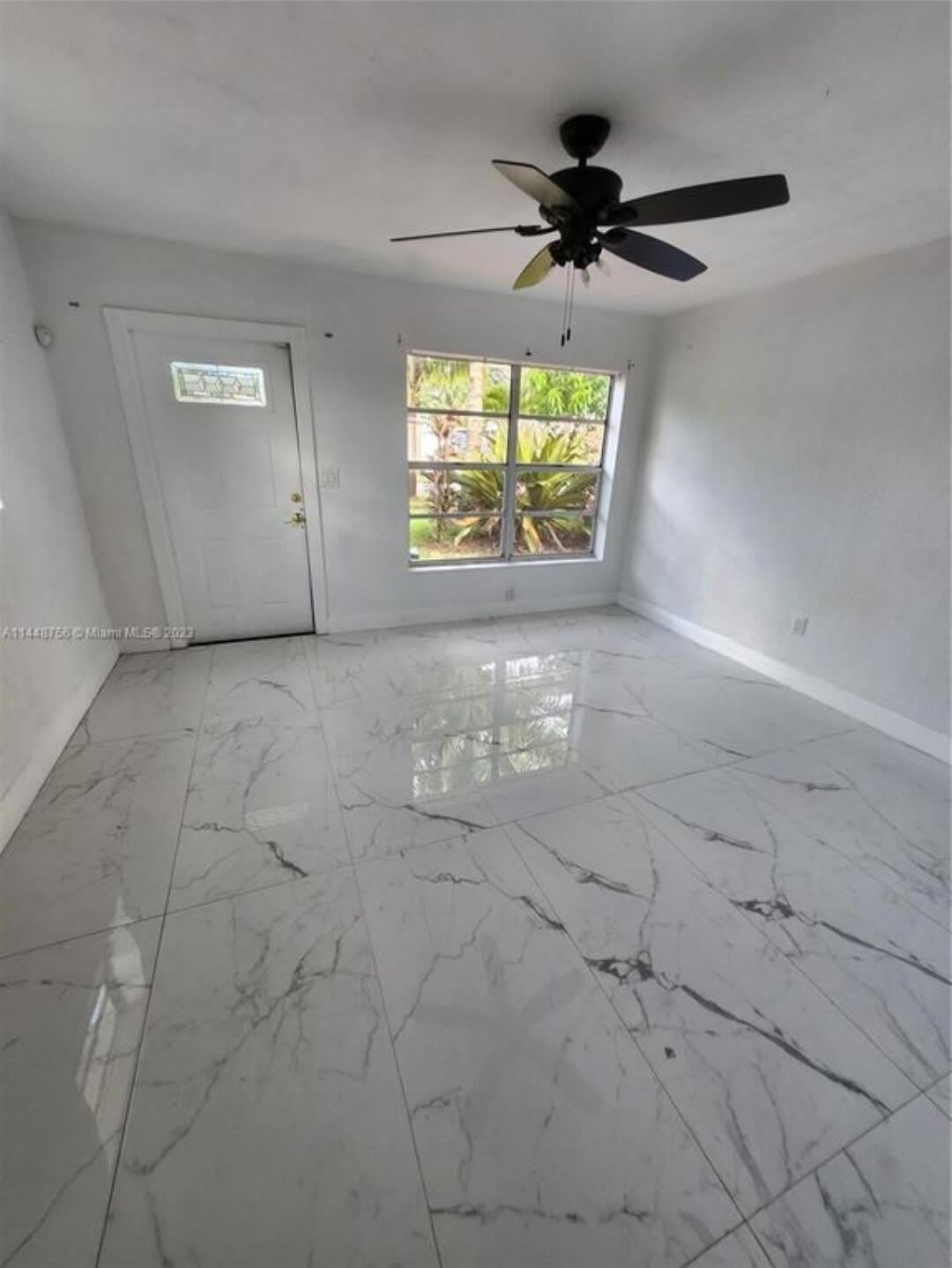 1420 N 70th Avenue – photo 5