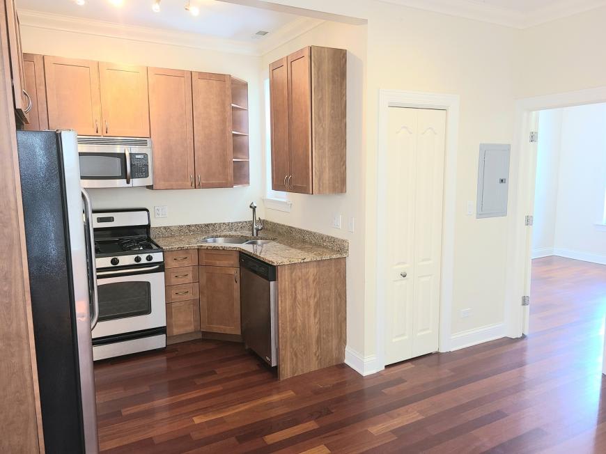 1310 West Ohio St – photo 2
