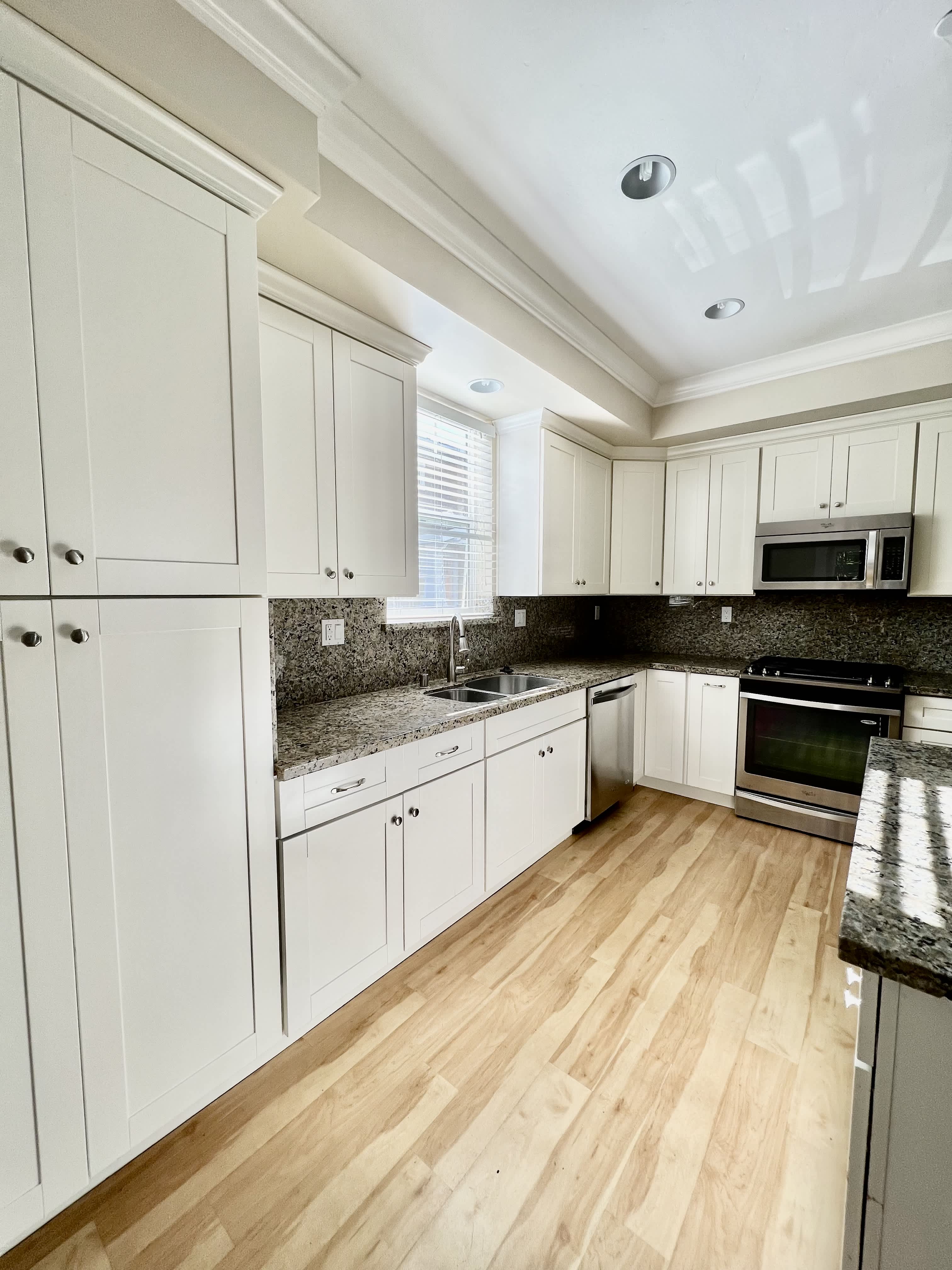 720 Harrison St – photo 5