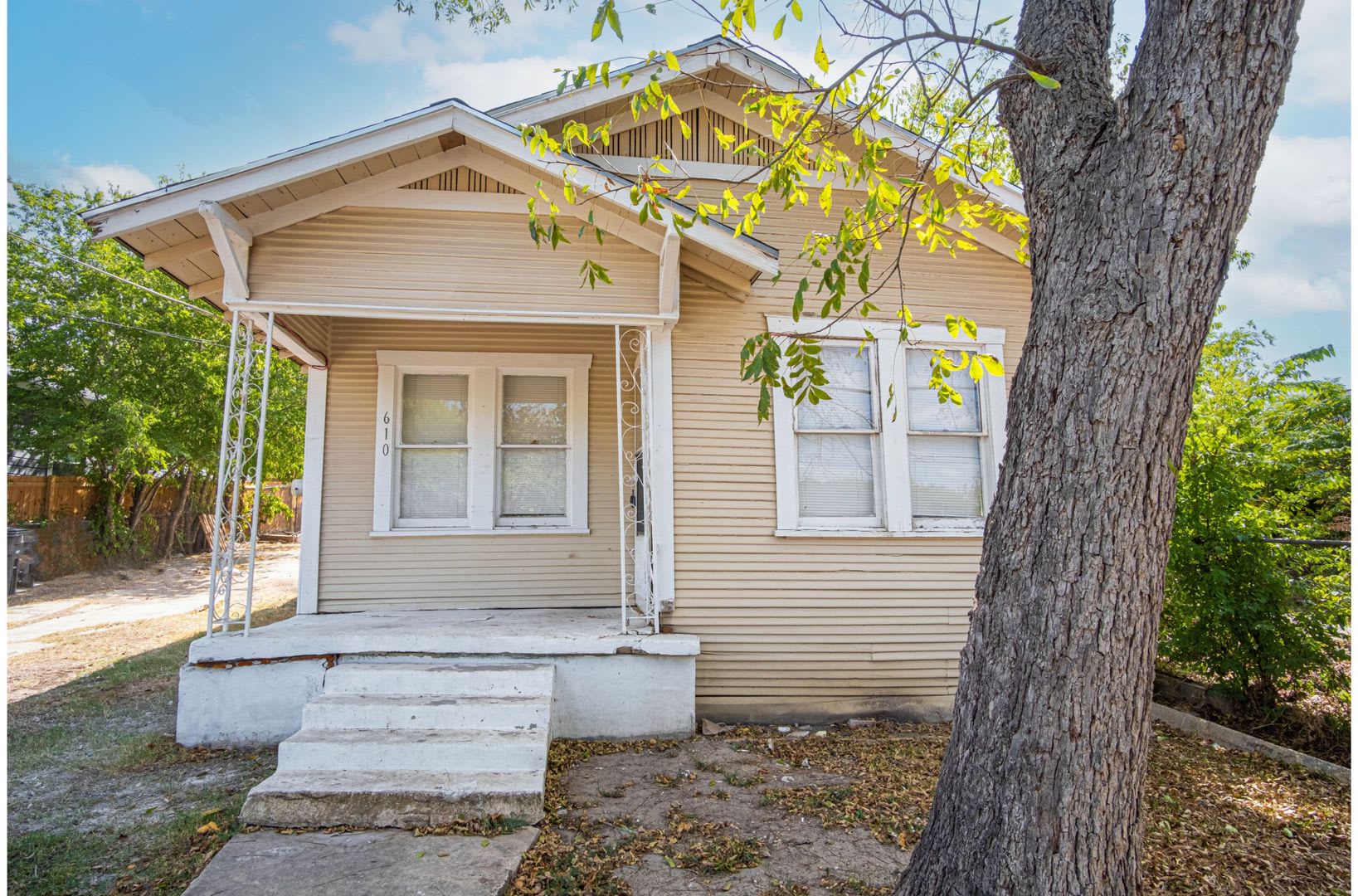 610 Belmont – photo 3