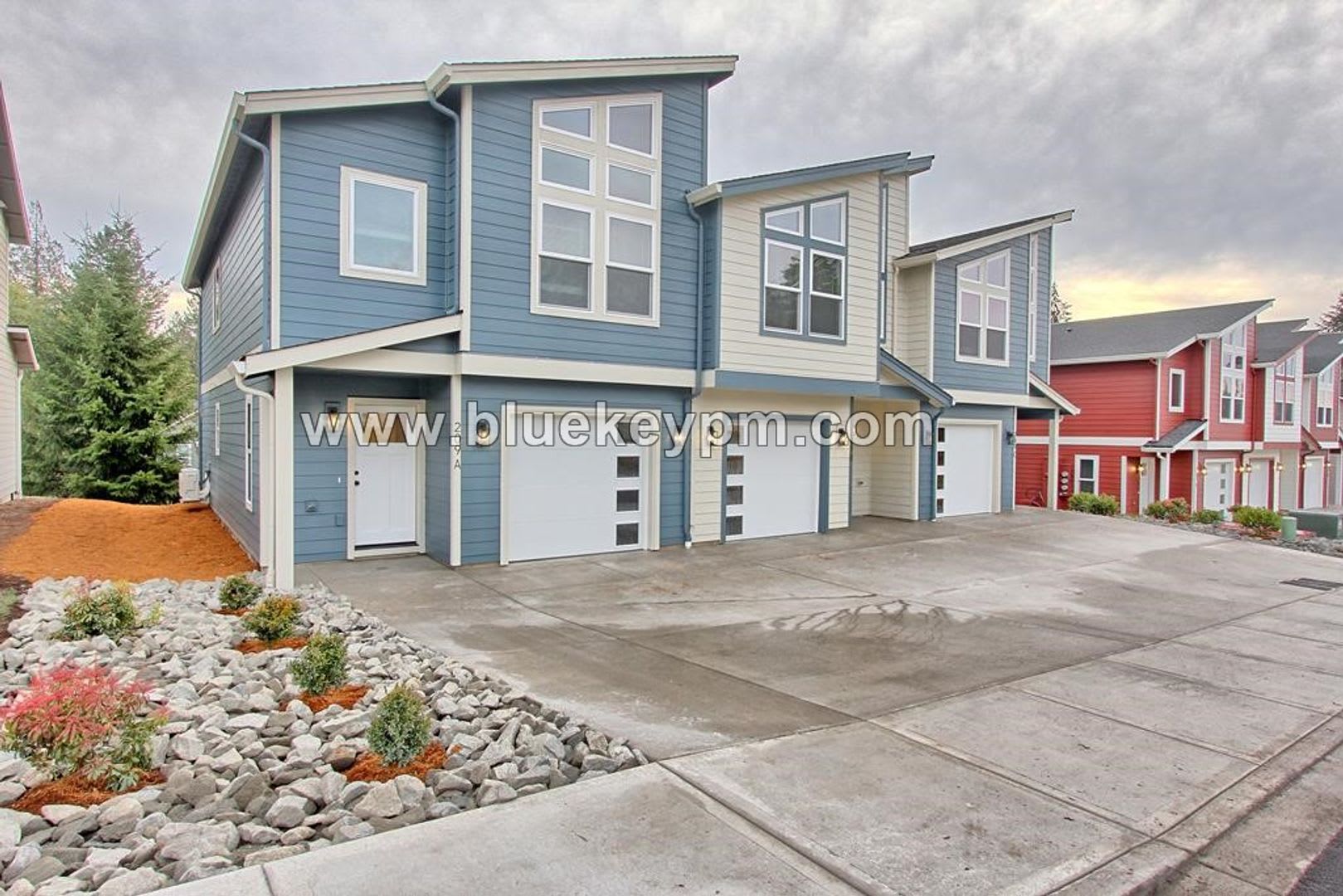 Unit 209-A: 3 Bed, 2.5 Bath Townhome in Kalama – photo 2