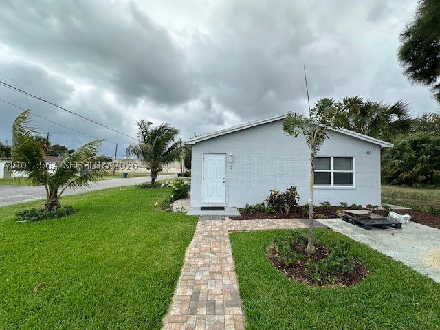 101 W 11Th St – photo 1