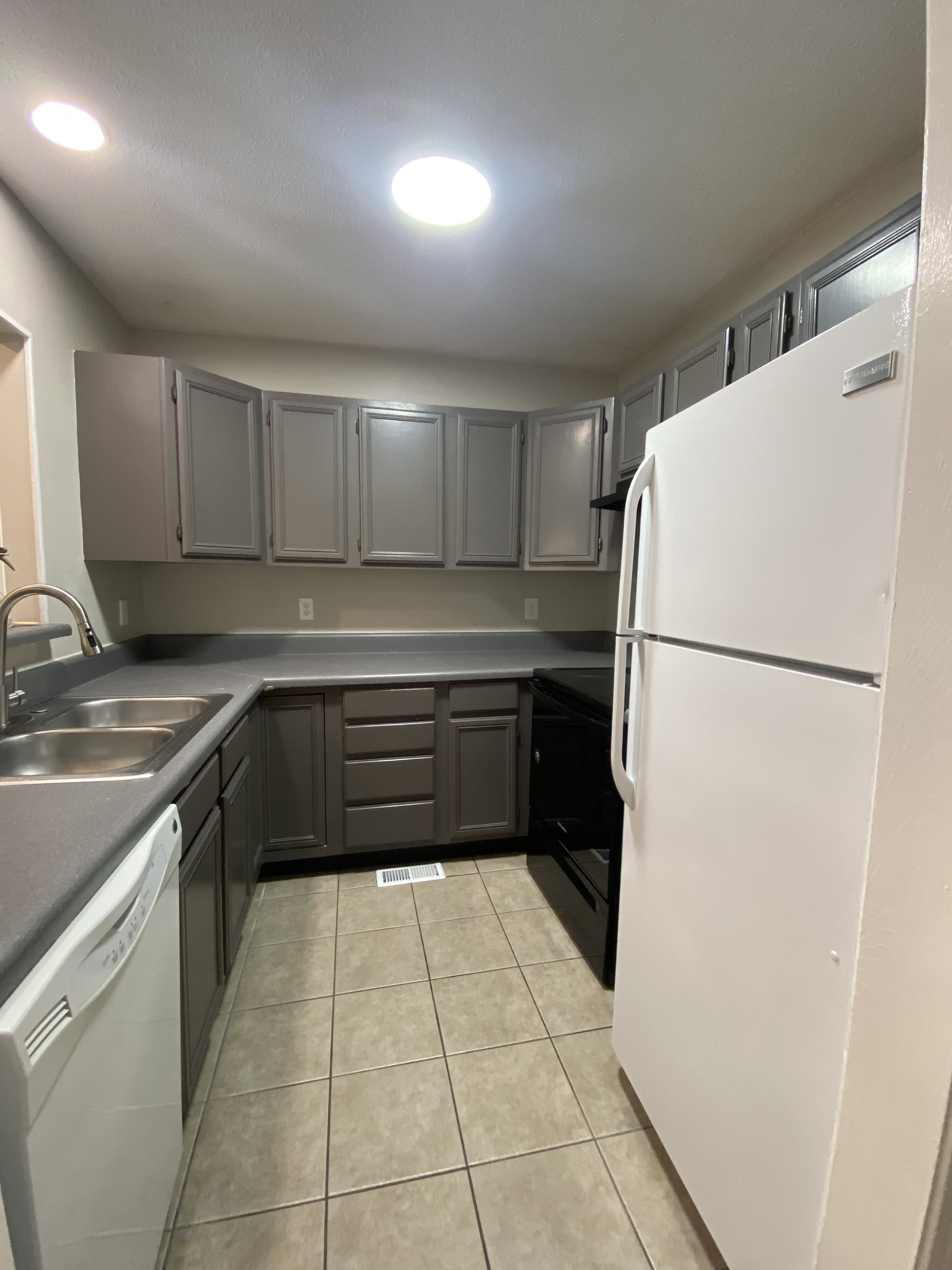 145 Viking Dr.#15 – photo 2