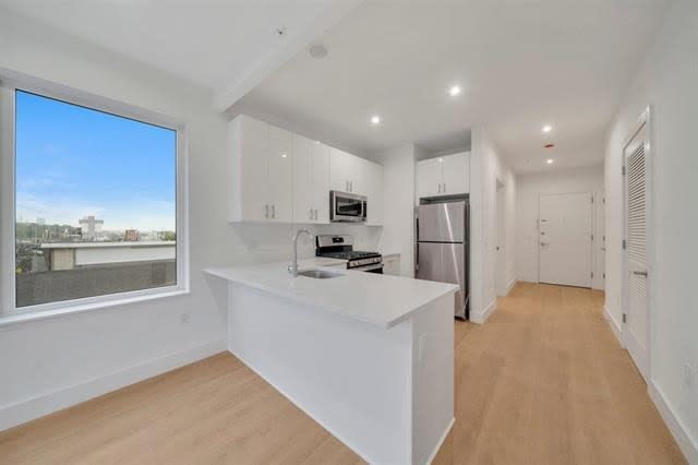 3309 Liberty Ave – photo 2