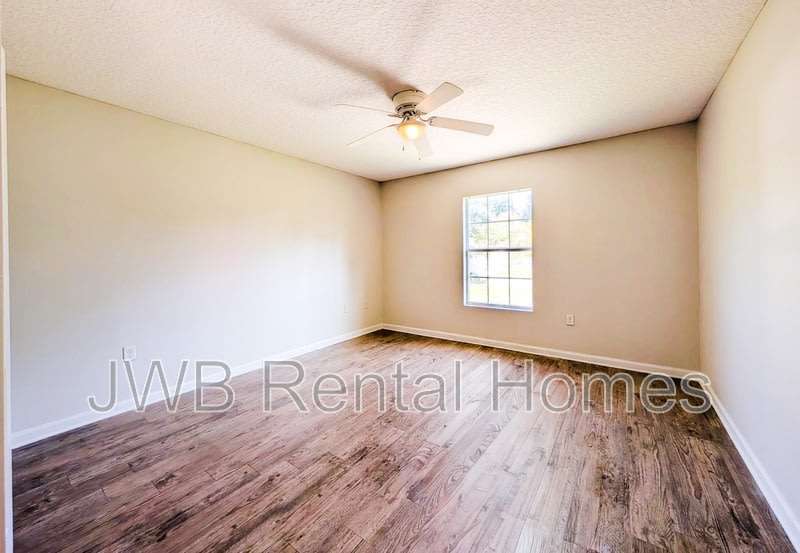 8410 Maple St – photo 5