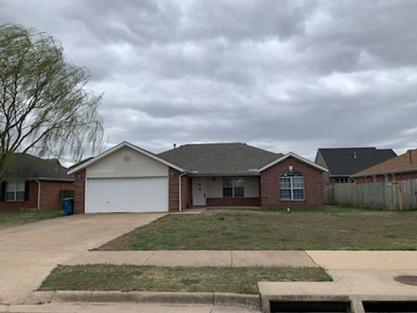 Getting Ready For You Beautiful Bentonville Home With Spacious Backyard 2 Car Garage – photo 1