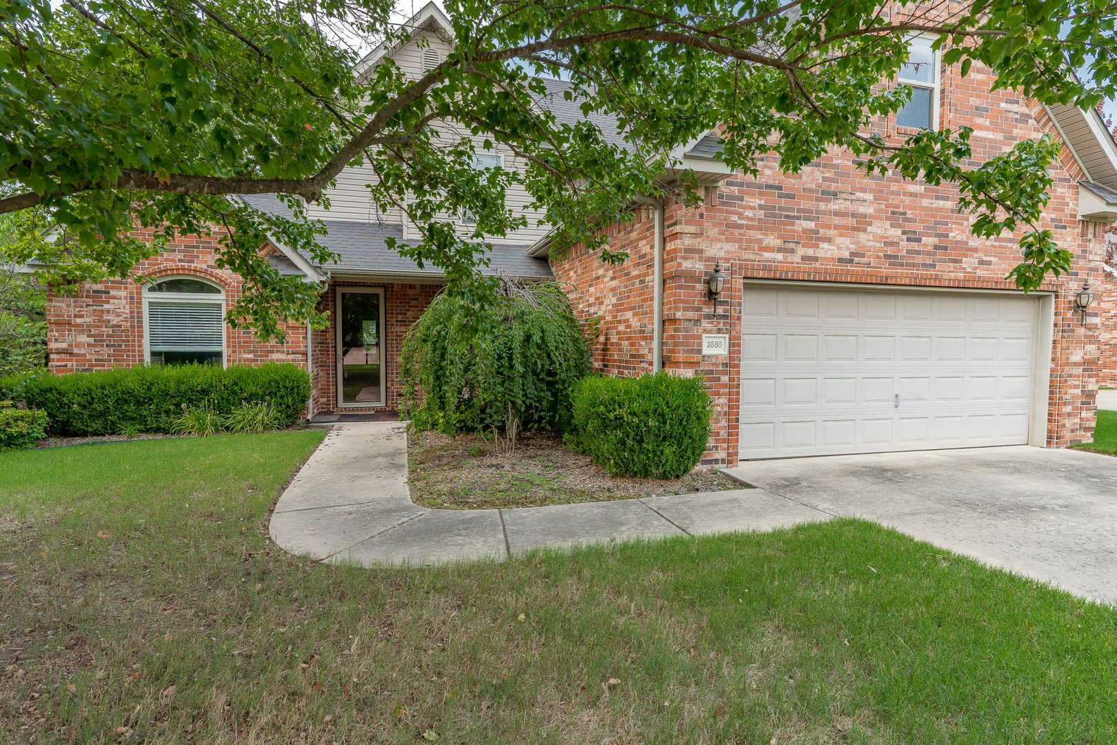 Beautiful 4Bd 2 5Bth Home Located In The Clabber Creek Subdivision – photo 3
