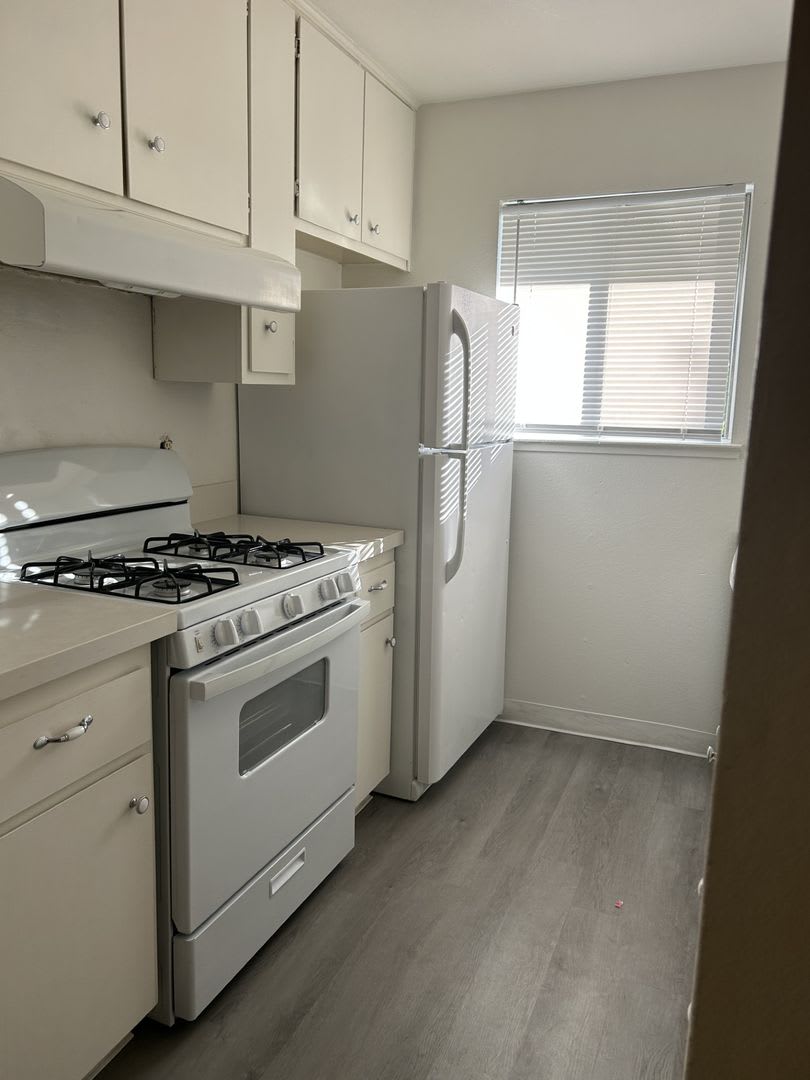 Hillsdale Oaks Condo – photo 3