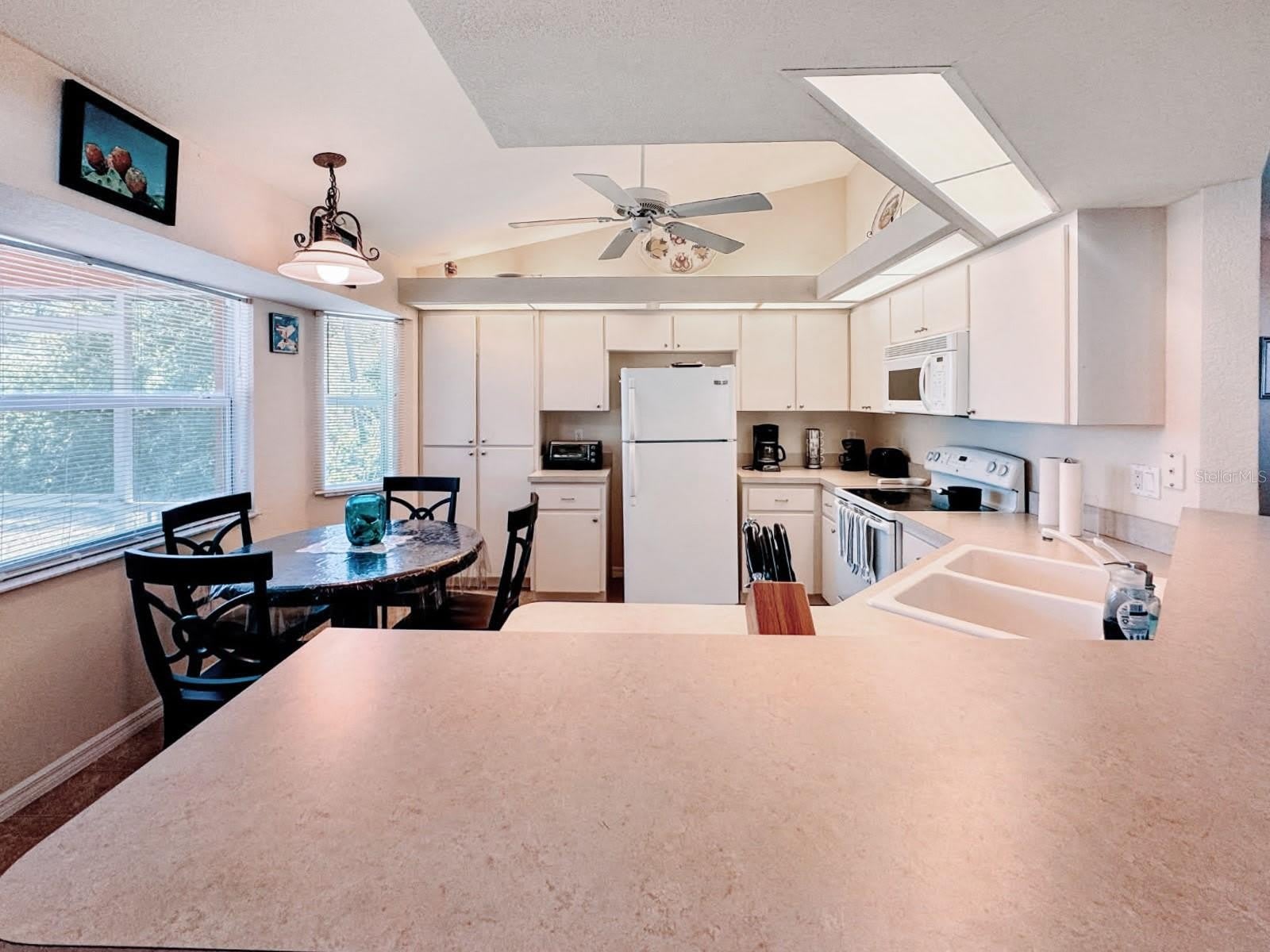 18353 GRACE Avenue – photo 4