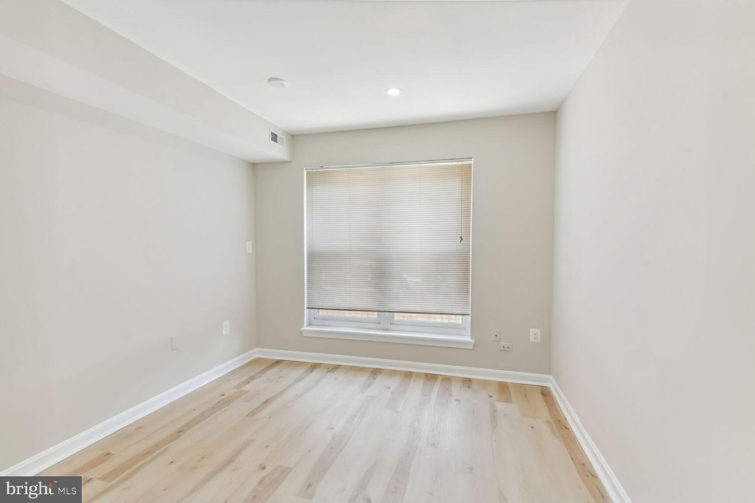 327 8th St Ne – photo 3