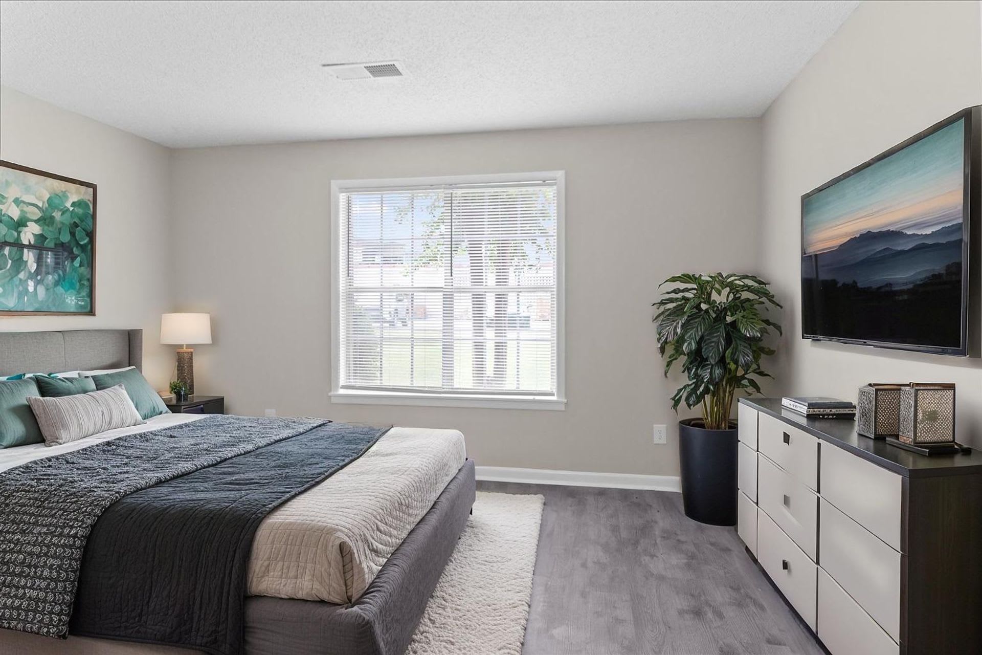 Chateau Apartments – photo 1