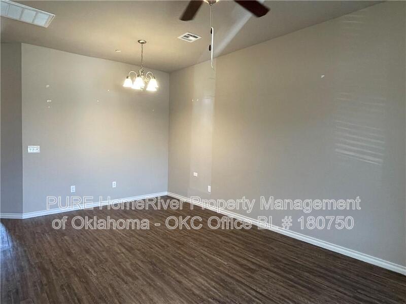 1032 SW 92nd St – photo 2