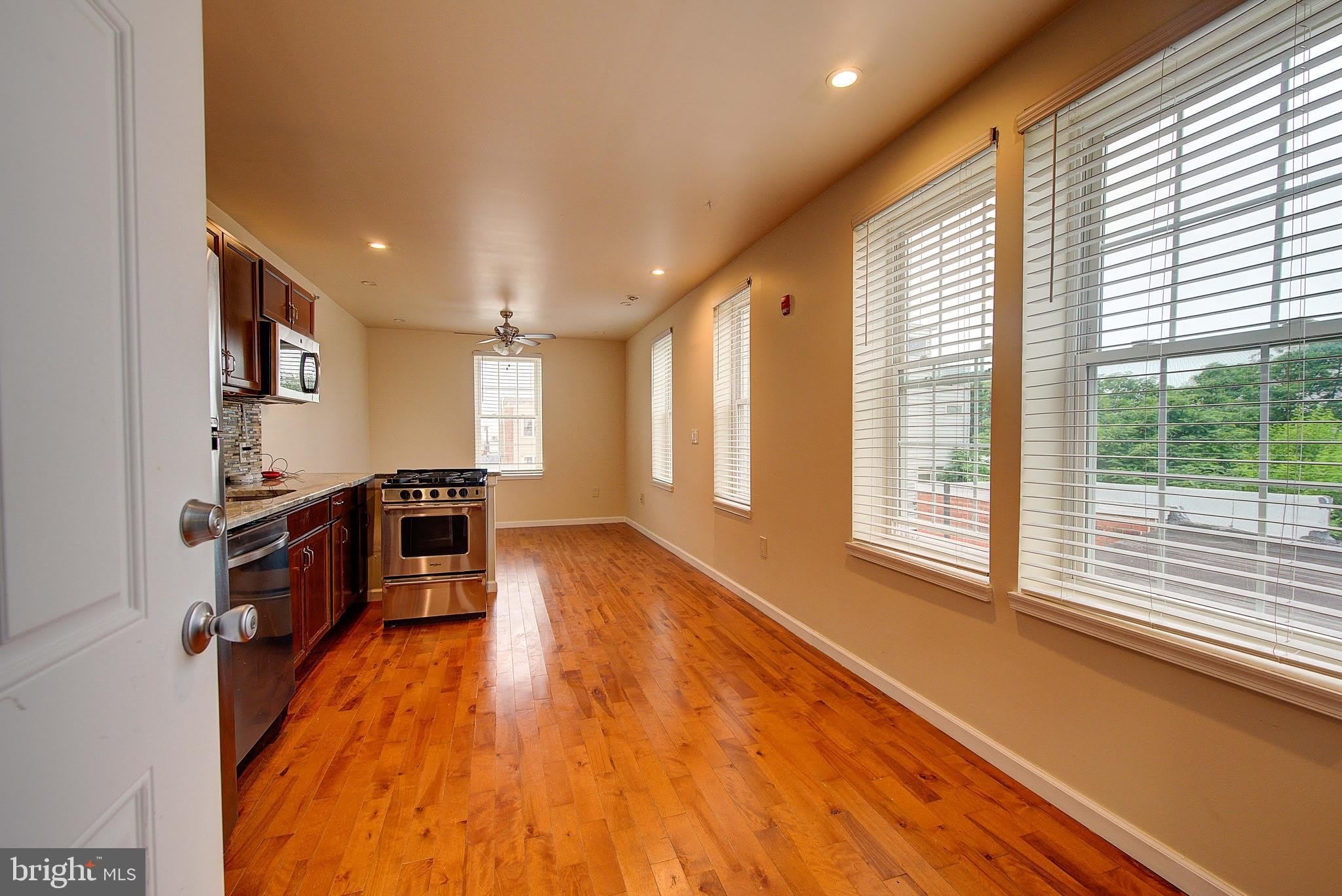 1516 CHRISTIAN Street – photo 4