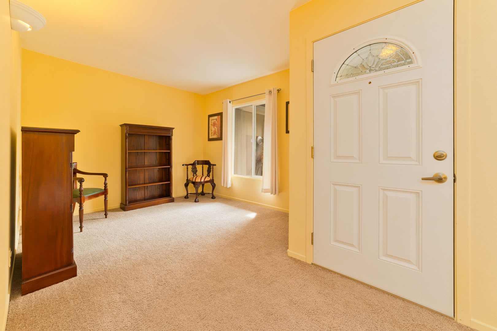 Spacious 4BR Home on the Golf Course – Pets Welcome! – photo 4