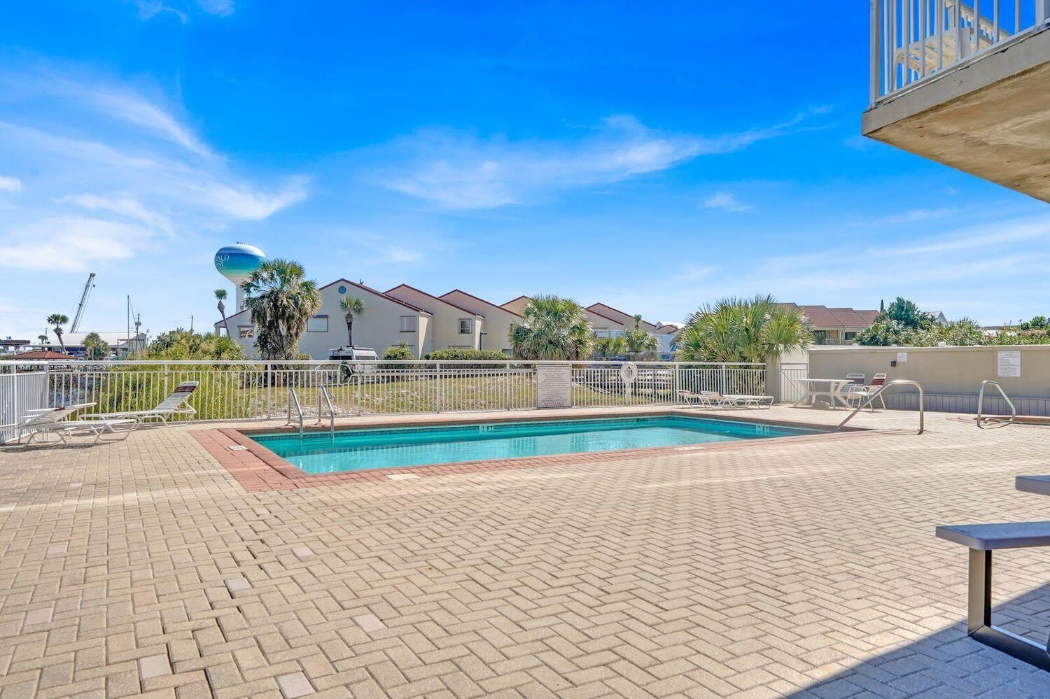 321 Bream Avenue – photo 3