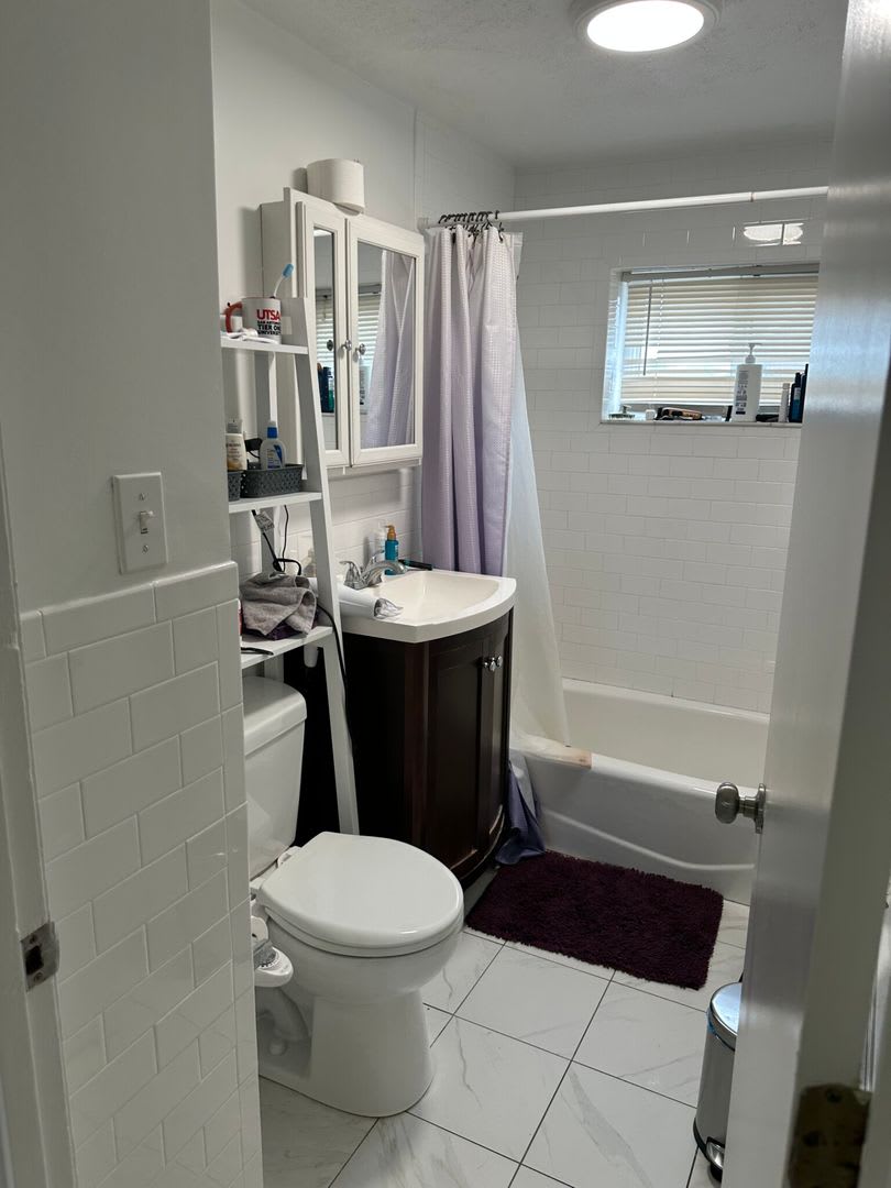 Charming 2 Bedroom-No Broker Fee – photo 2